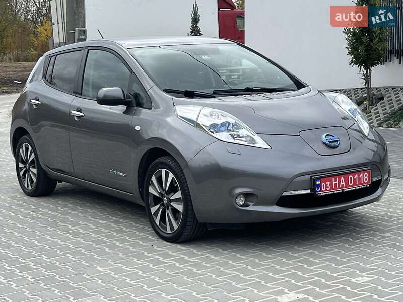 Хетчбек Nissan Leaf 2015 в Рівному