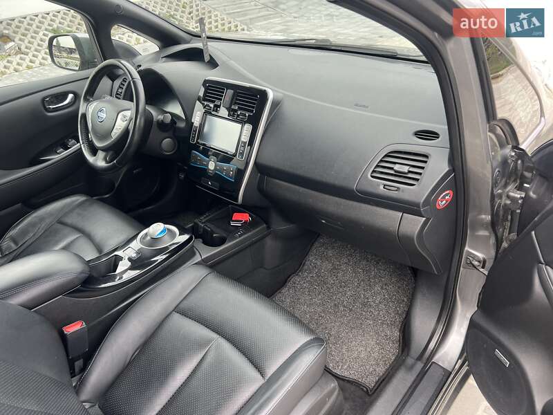 Хетчбек Nissan Leaf 2015 в Рівному