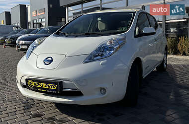 Хэтчбек Nissan Leaf 2012 в 
