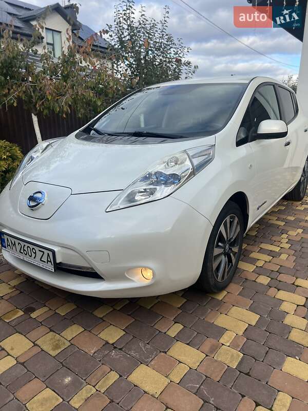 Хэтчбек Nissan Leaf 2015 в Житомире фото 5 Хэтчбек Nissan Leaf 2015 в Житомире