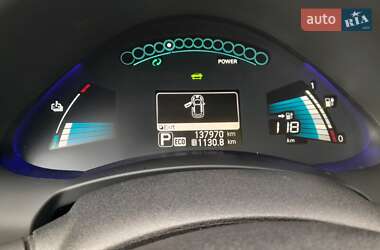 Хэтчбек Nissan Leaf 2016 в 