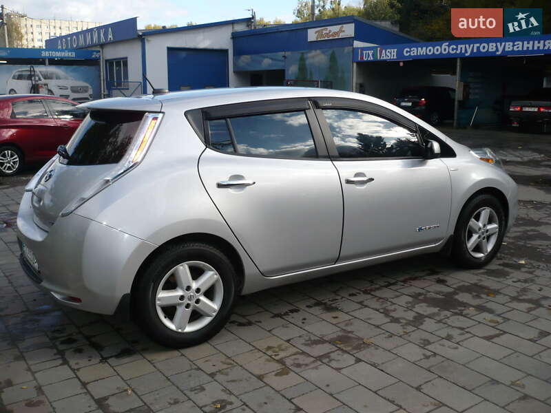 Хетчбек Nissan Leaf 2013 в Львові