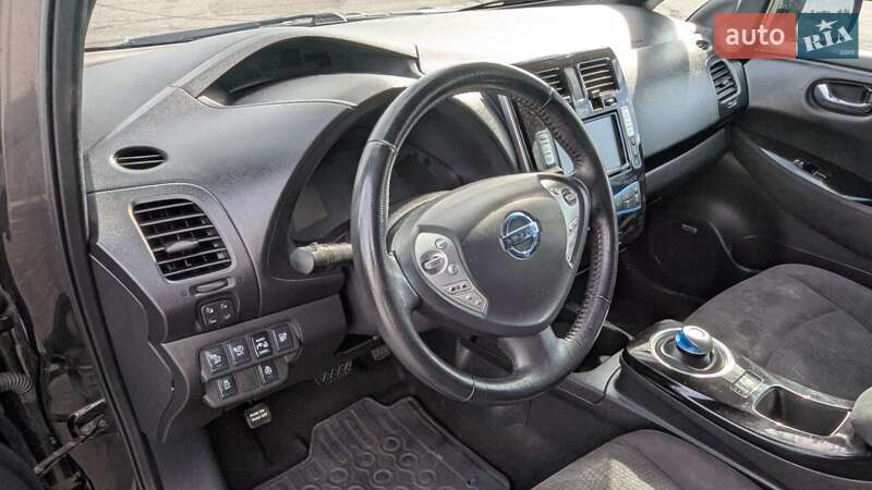 Хетчбек Nissan Leaf 2016 в Дрогобичі