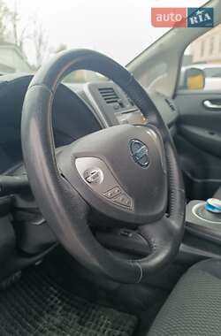 Хетчбек Nissan Leaf 2014 в 