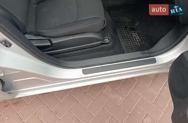 Хетчбек Nissan Leaf 2014 в 