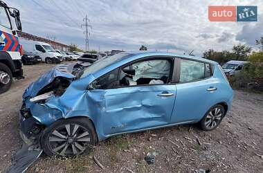 Хэтчбек Nissan Leaf 2015 в Днепре
