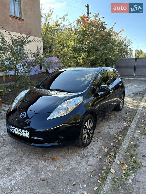 Хэтчбек Nissan Leaf 2014 в Днепре фото Хэтчбек Nissan Leaf 2014 в Днепре