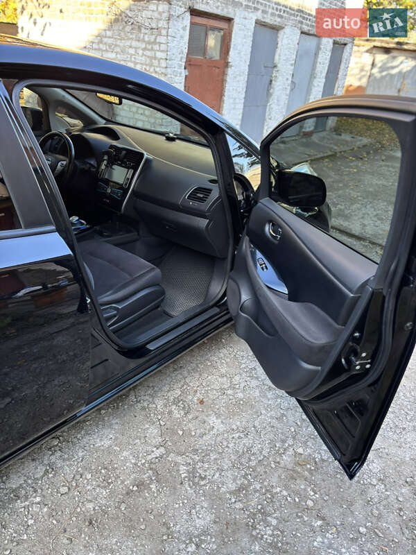 Хэтчбек Nissan Leaf 2014 в Днепре фото 7 Хэтчбек Nissan Leaf 2014 в Днепре