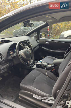 Хэтчбек Nissan Leaf 2014 в 