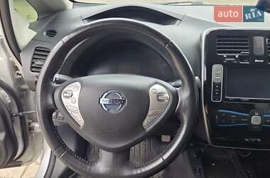 Хэтчбек Nissan Leaf 2016 в 