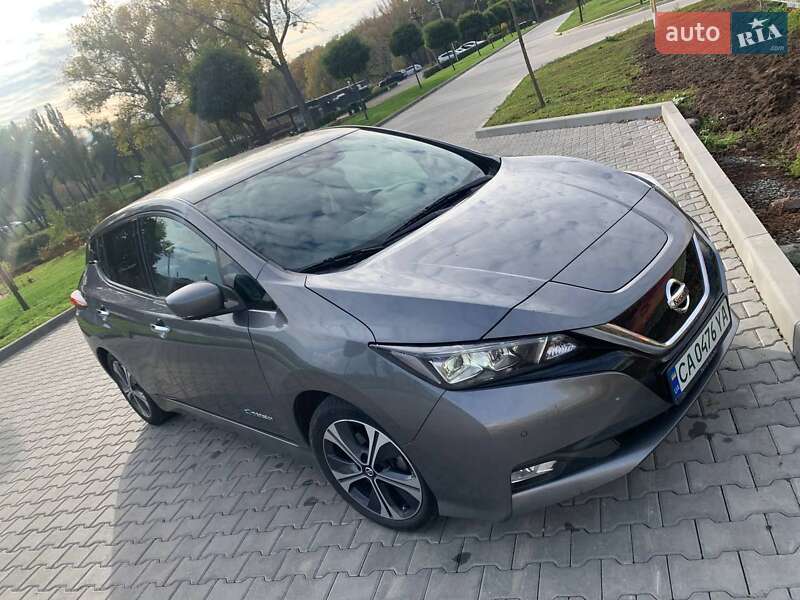 Хэтчбек Nissan Leaf 2018 в Умани