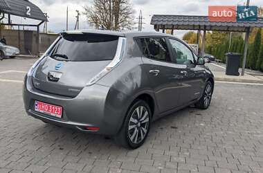 Хэтчбек Nissan Leaf 2013 в 