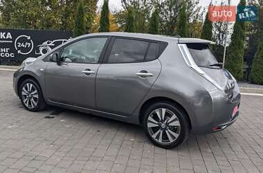 Хэтчбек Nissan Leaf 2013 в 