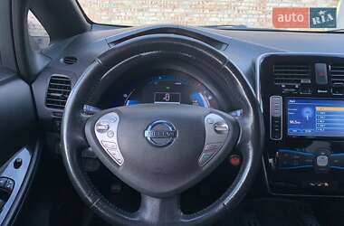 Хэтчбек Nissan Leaf 2013 в 