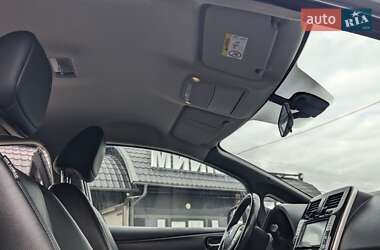 Хэтчбек Nissan Leaf 2013 в 