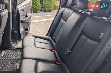 Хэтчбек Nissan Leaf 2013 в 