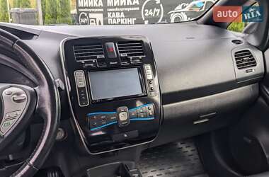 Хэтчбек Nissan Leaf 2013 в 