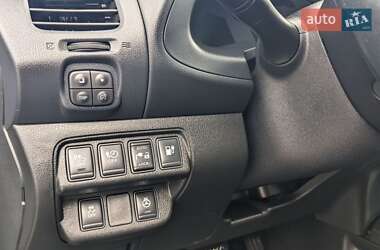 Хэтчбек Nissan Leaf 2013 в 