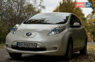 Хэтчбек Nissan Leaf 2014 в 