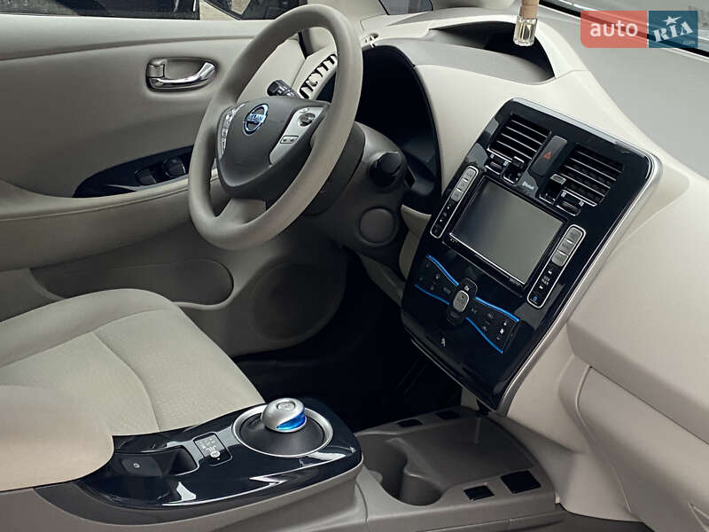 Хэтчбек Nissan Leaf 2011 в Калуше фото 8 Хэтчбек Nissan Leaf 2011 в Калуше