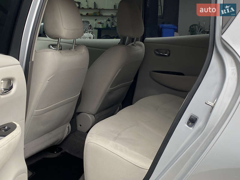 Хэтчбек Nissan Leaf 2011 в Калуше фото 13 Хэтчбек Nissan Leaf 2011 в Калуше