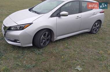 Хэтчбек Nissan Leaf 2021 в 