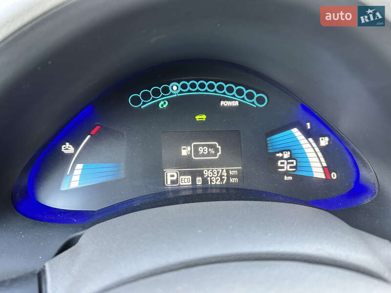 Хетчбек Nissan Leaf 2015 в Умані