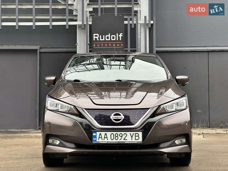 Хэтчбек Nissan Leaf 2018 в Киеве