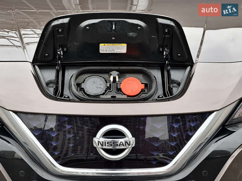 Хэтчбек Nissan Leaf 2018 в Киеве
