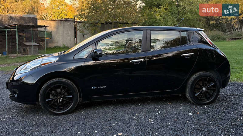 Хетчбек Nissan Leaf 2013 в Миколаєві