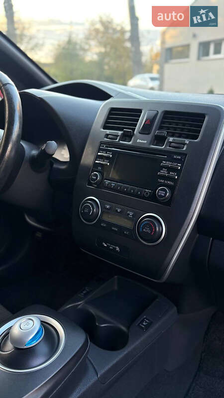 Хетчбек Nissan Leaf 2013 в Миколаєві