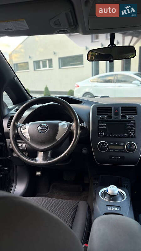 Хетчбек Nissan Leaf 2013 в Миколаєві