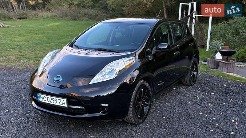 Хетчбек Nissan Leaf 2013 в Миколаєві