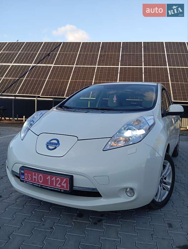 Хэтчбек Nissan Leaf 2012 в Владимире