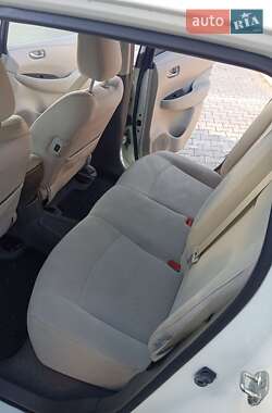 Хетчбек Nissan Leaf 2012 в 