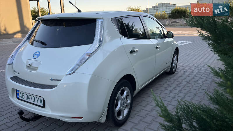 Хэтчбек Nissan Leaf 2011 в Могилев-Подольске
