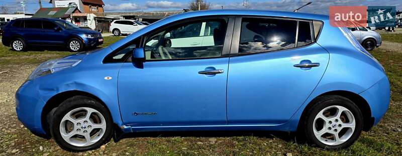 Хэтчбек Nissan Leaf 2012 в Калуше