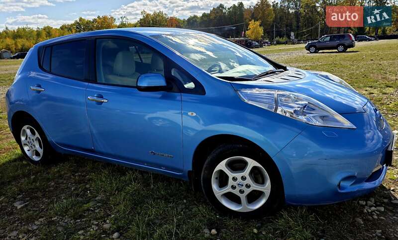 Хэтчбек Nissan Leaf 2012 в Калуше