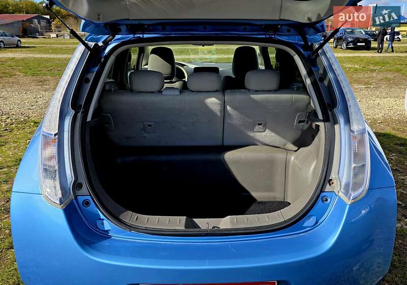 Хэтчбек Nissan Leaf 2012 в Калуше