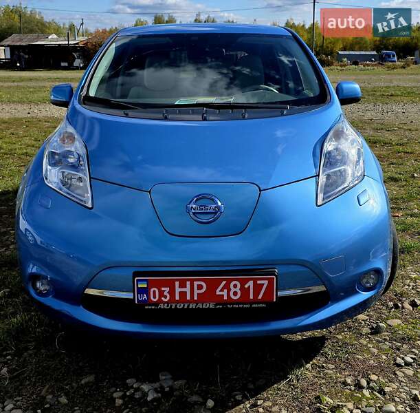 Хэтчбек Nissan Leaf 2012 в Калуше