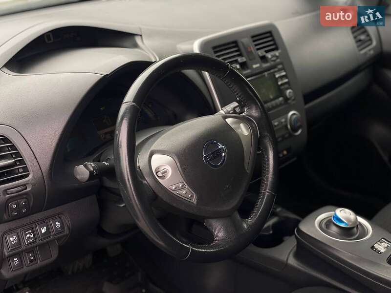 Хетчбек Nissan Leaf 2013 в Києві