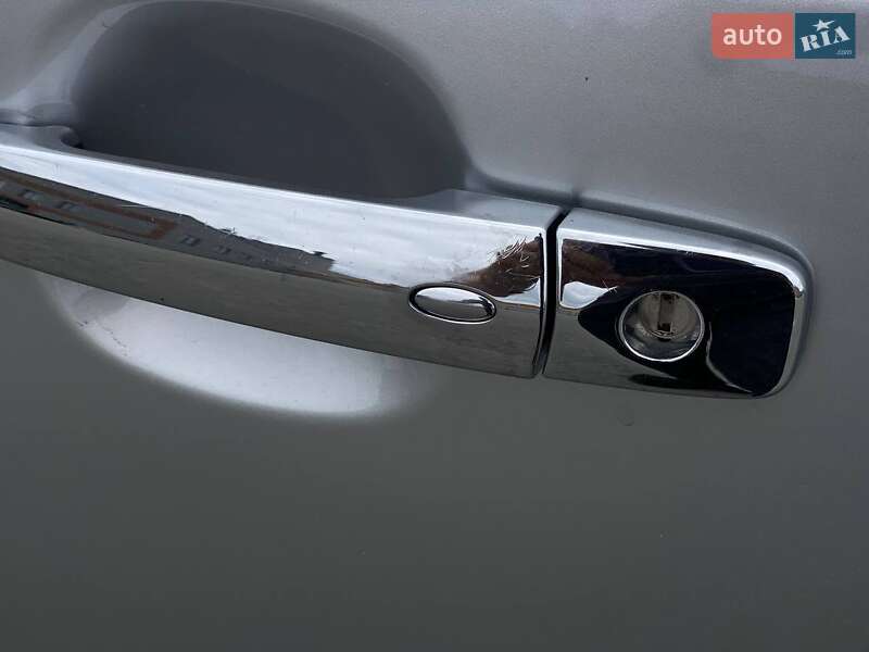 Хетчбек Nissan Leaf 2013 в Києві