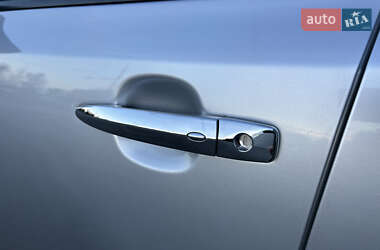 Хэтчбек Nissan Leaf 2013 в 