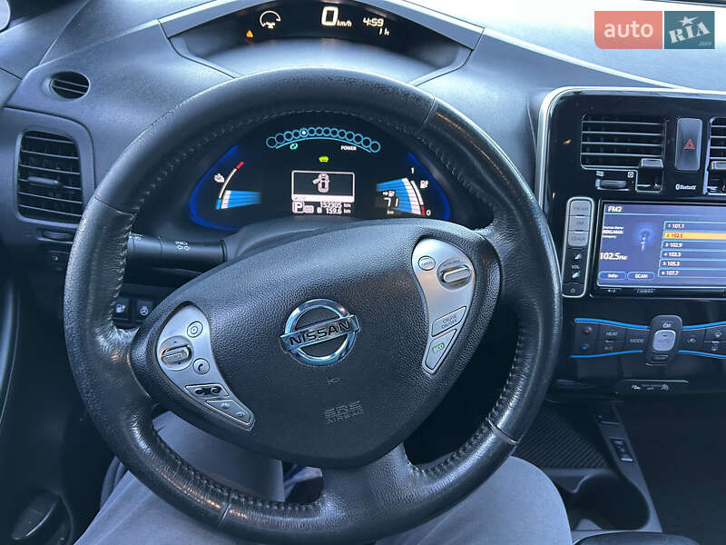 Хэтчбек Nissan Leaf 2013 в Днепре