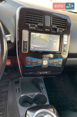Хэтчбек Nissan Leaf 2013 в 