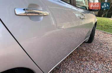 Хэтчбек Nissan Leaf 2013 в 