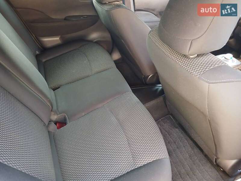 Хетчбек Nissan Leaf 2013 в Білгороді-Дністровському