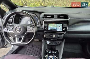 Хэтчбек Nissan Leaf 2019 в 