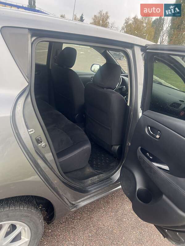 Хетчбек Nissan Leaf 2014 в Житомирі