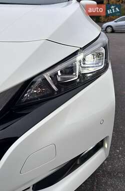 Хэтчбек Nissan Leaf 2020 в 